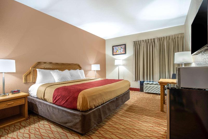 Econo Lodge Shelbyville image