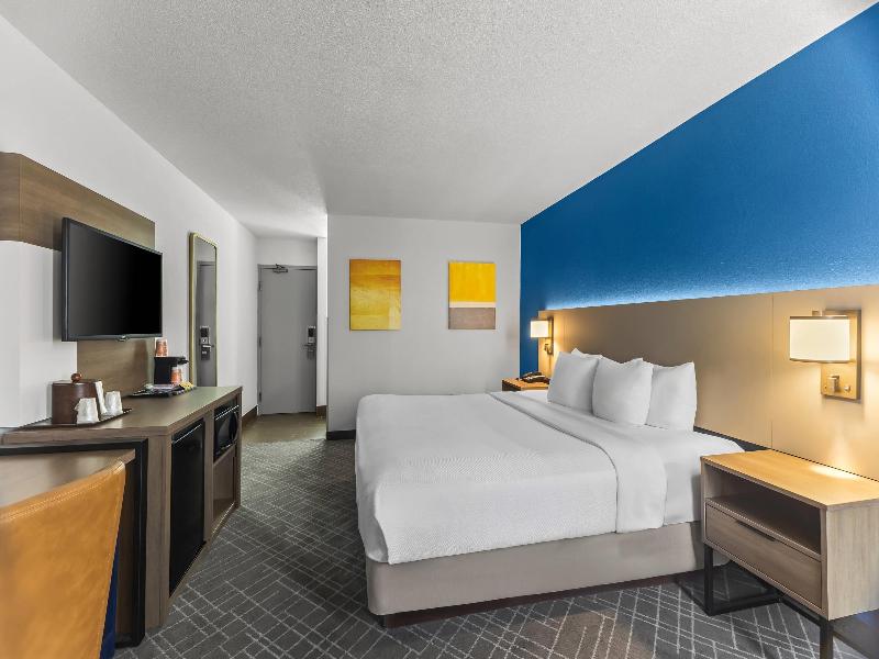 Comfort Inn & Suites Evansville Airport image
