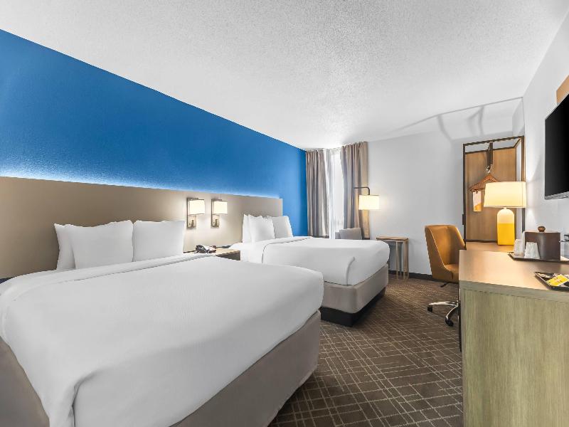 Comfort Inn & Suites Evansville Airport image