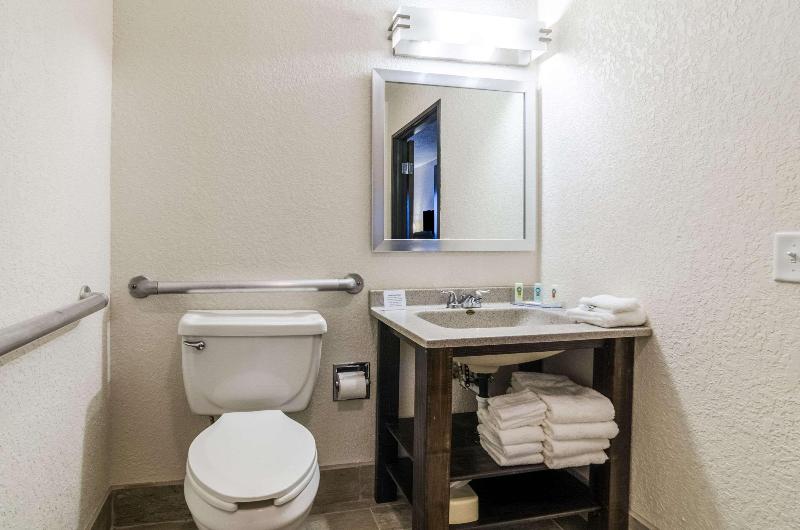 Quality Inn image