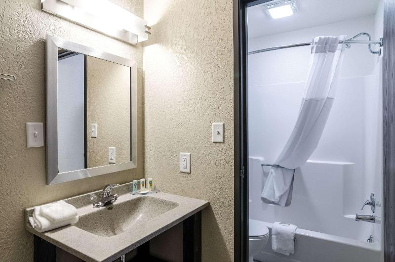 Quality Inn image