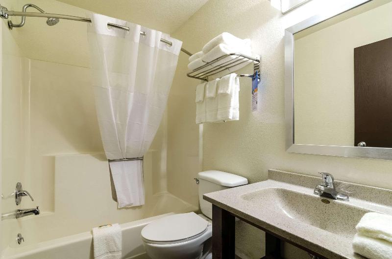 Quality Inn image