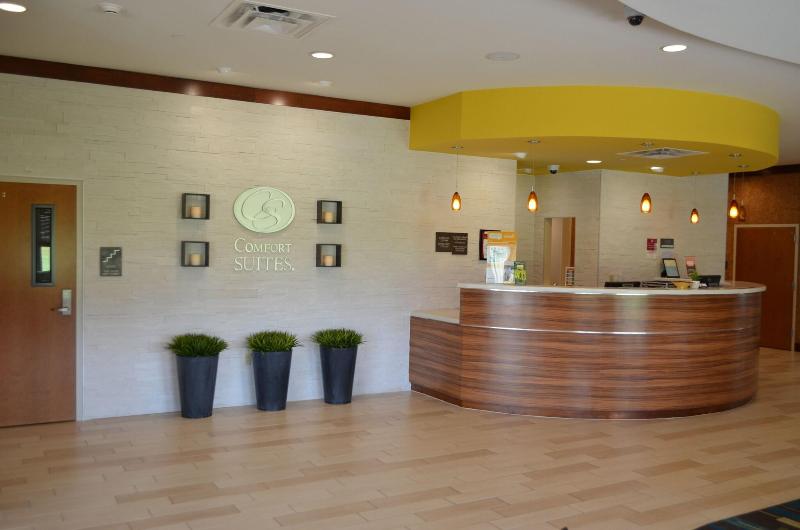 Comfort Suites Bossier City - Shreveport East image