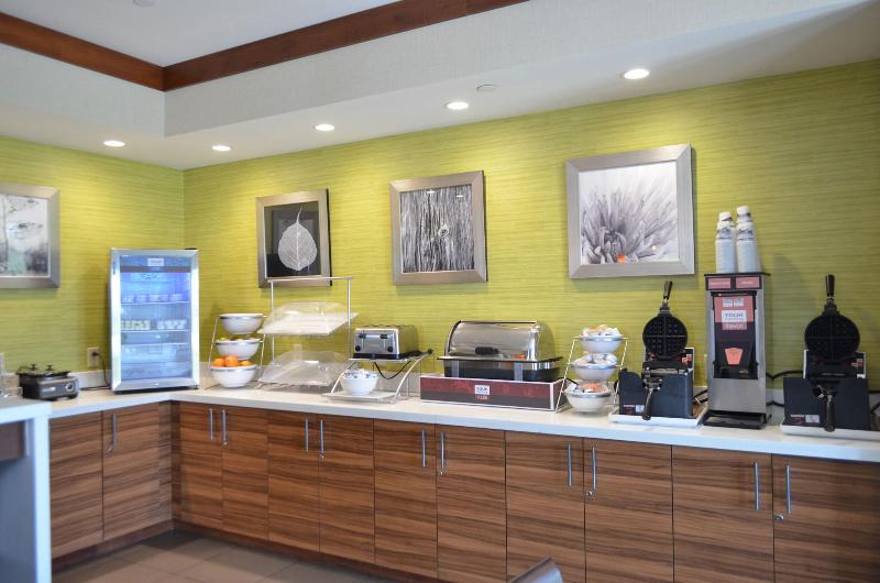 Comfort Suites Bossier City - Shreveport East image