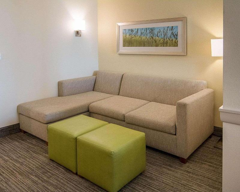 Comfort Suites Bossier City - Shreveport East image