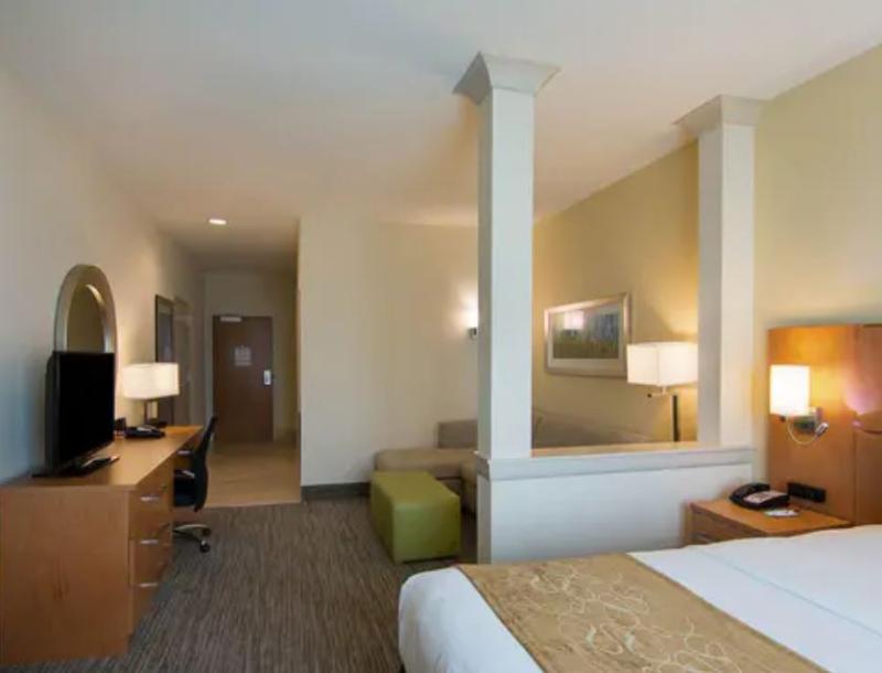 Comfort Suites Bossier City - Shreveport East image