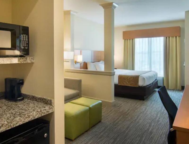 Comfort Suites Bossier City - Shreveport East image