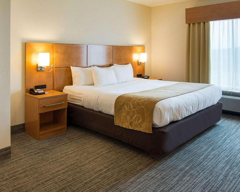 Comfort Suites Bossier City - Shreveport East image