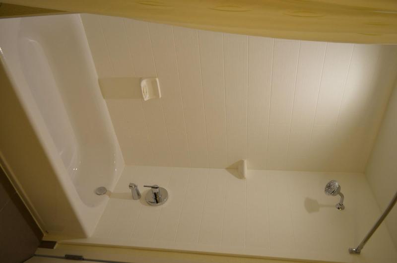 Comfort Suites Bossier City - Shreveport East image