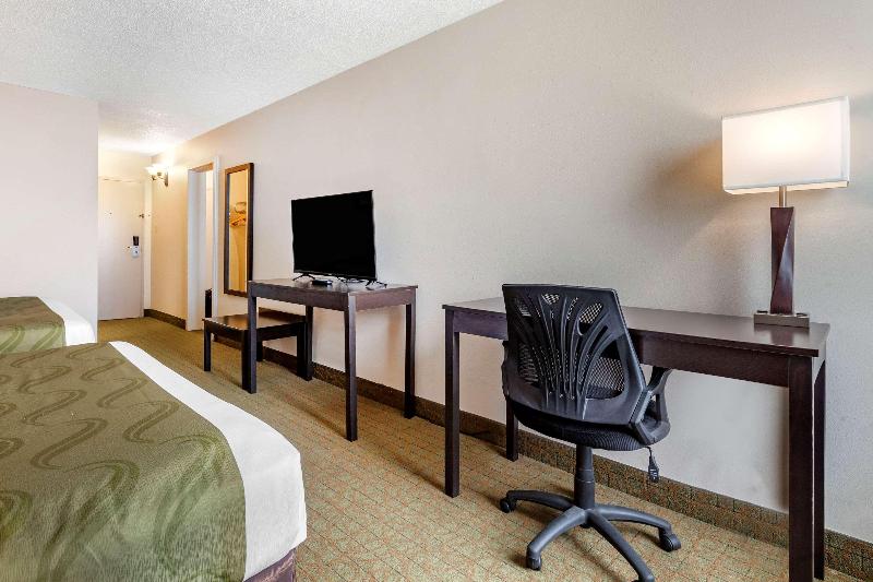 Quality Inn & Suites Escanaba North image