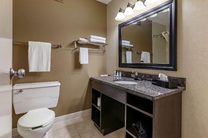 Quality Inn & Suites Escanaba North image