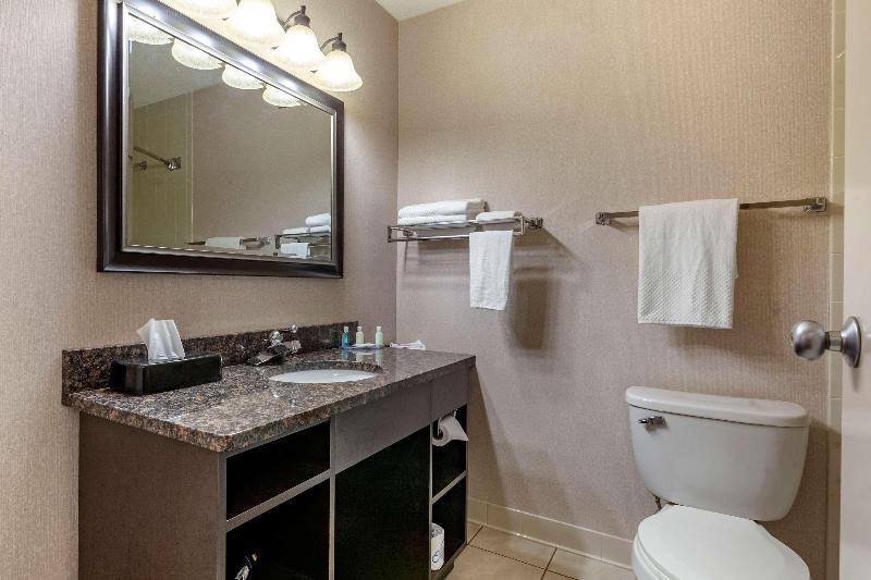 Quality Inn & Suites Escanaba North image