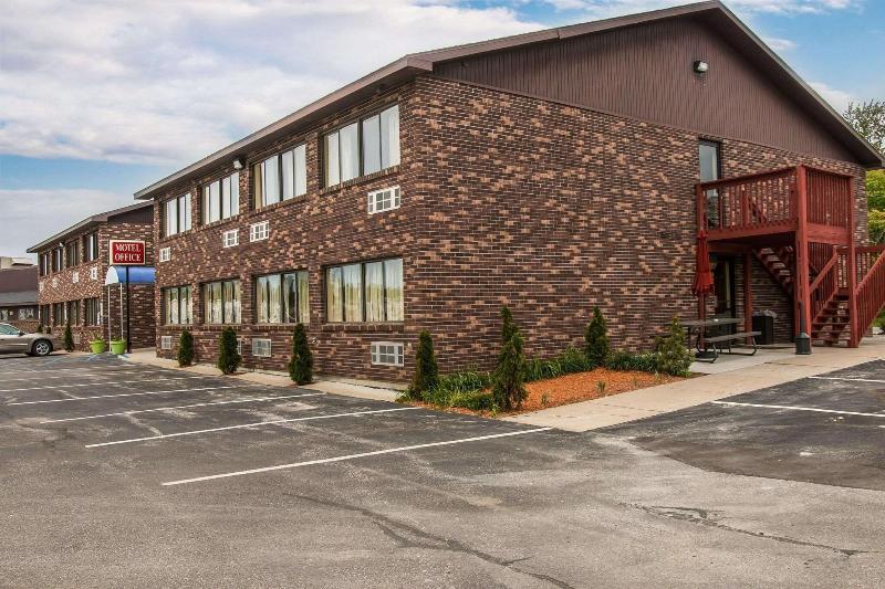 Rodeway Inn Muskegon Area image