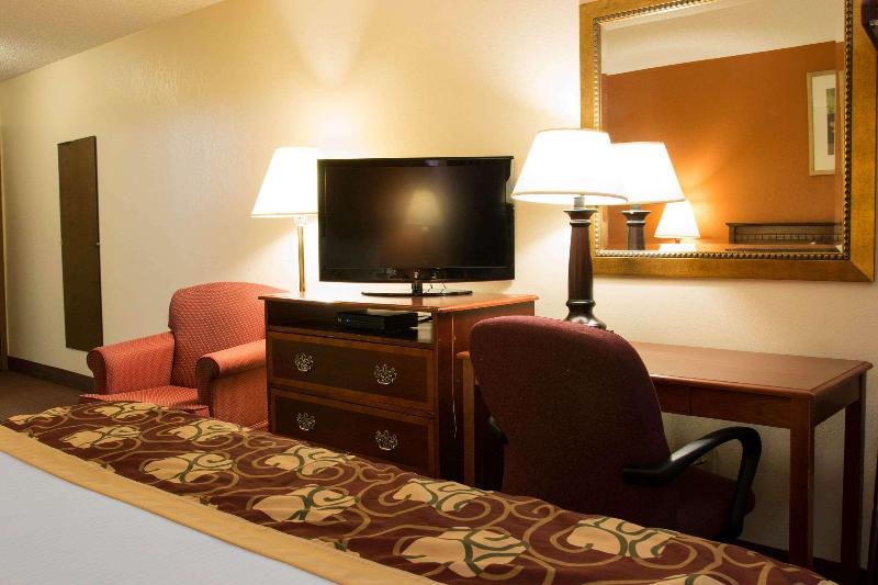Rodeway Inn Muskegon Area image