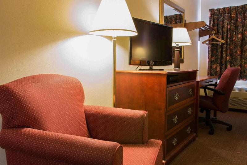 Rodeway Inn Muskegon Area image