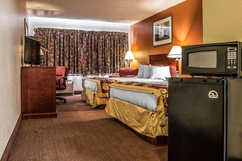 Rodeway Inn Muskegon Area image