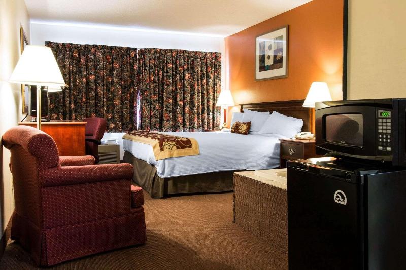 Rodeway Inn Muskegon Area image