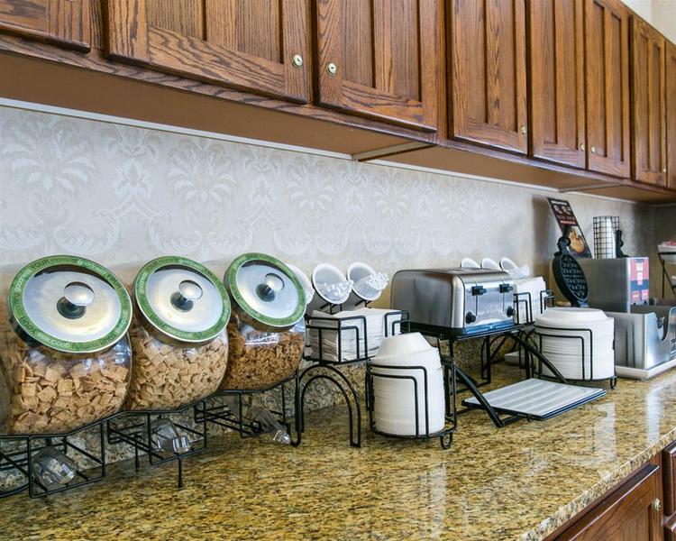 Comfort Inn Warrensburg Station image