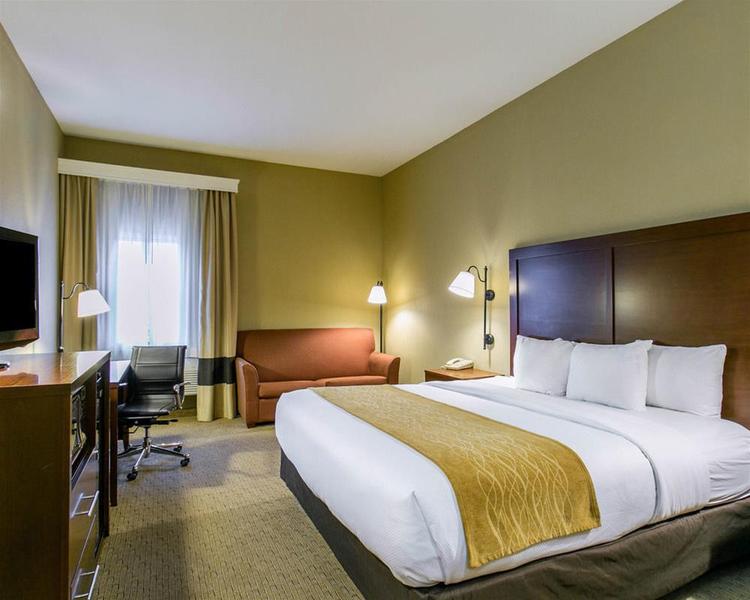 Comfort Inn Warrensburg Station image