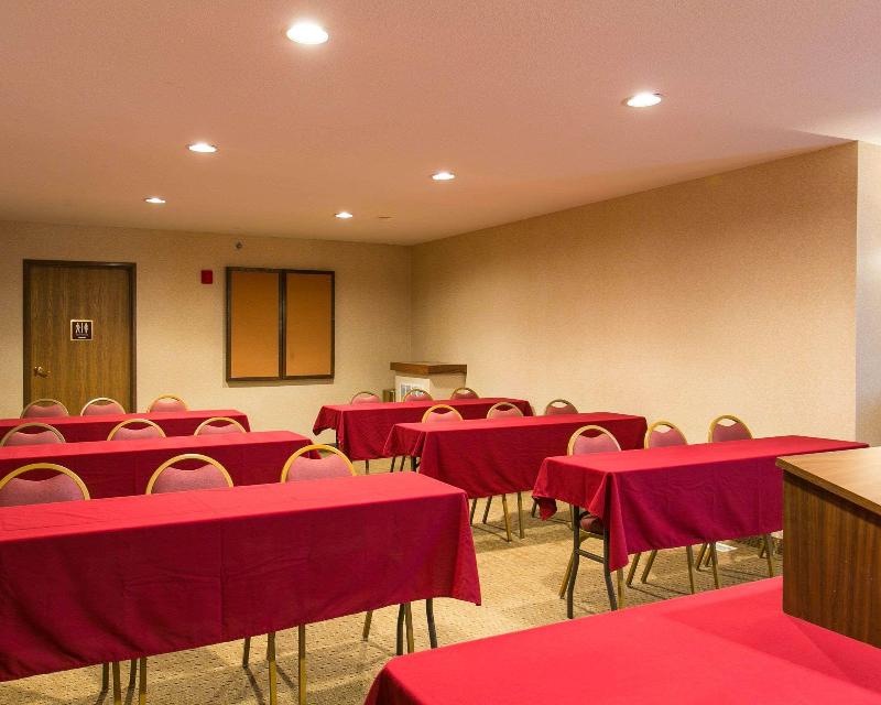 Comfort Inn Warrensburg Station image