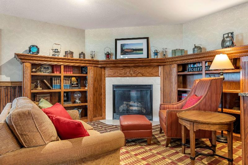 Comfort Inn Warrensburg Station image