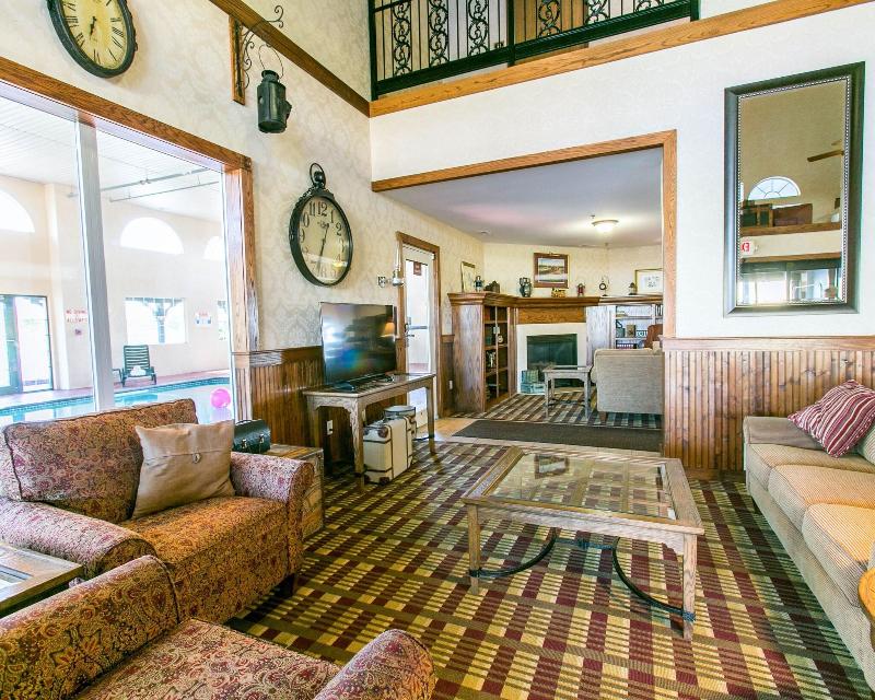 Comfort Inn Warrensburg Station image