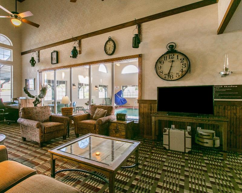 Comfort Inn Warrensburg Station image