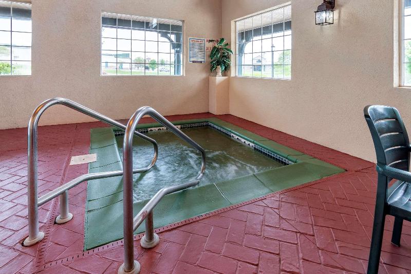 Comfort Inn Warrensburg Station image