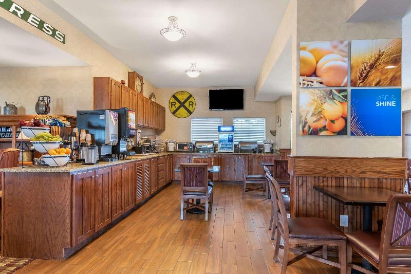 Comfort Inn Warrensburg Station image