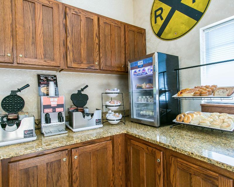 Comfort Inn Warrensburg Station image