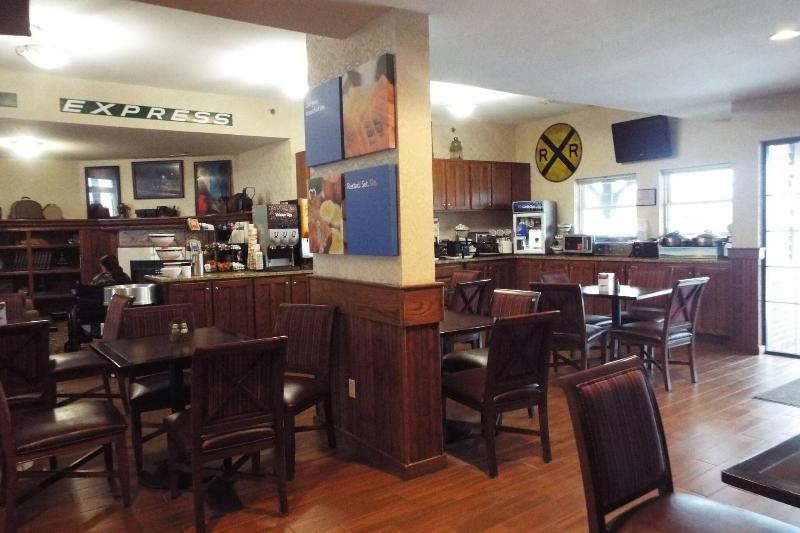 Comfort Inn Warrensburg Station image