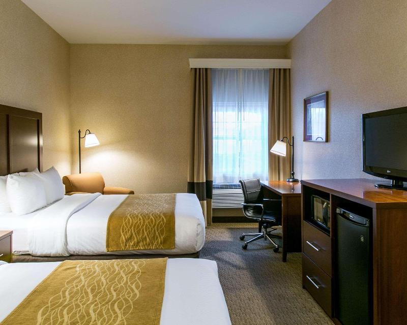 Comfort Inn Warrensburg Station image
