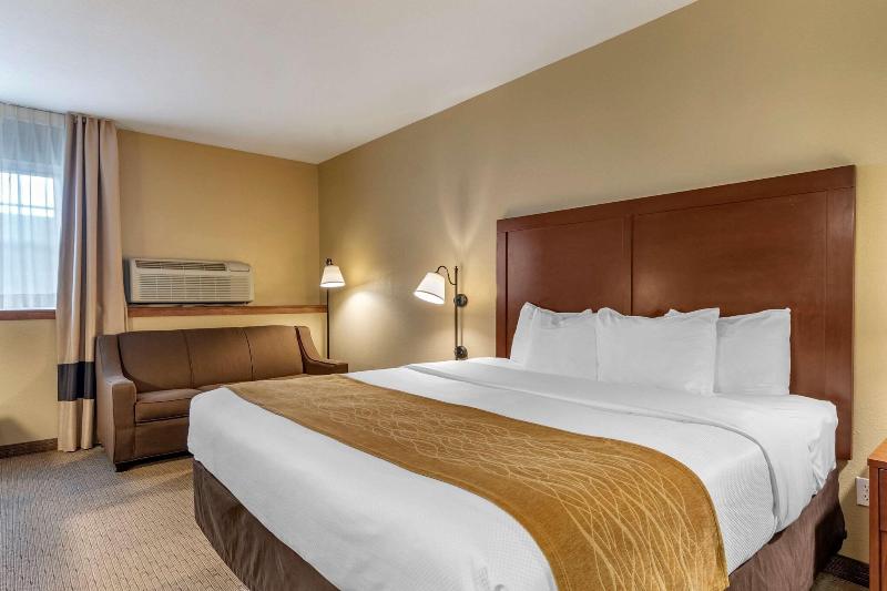 Comfort Inn Warrensburg Station image
