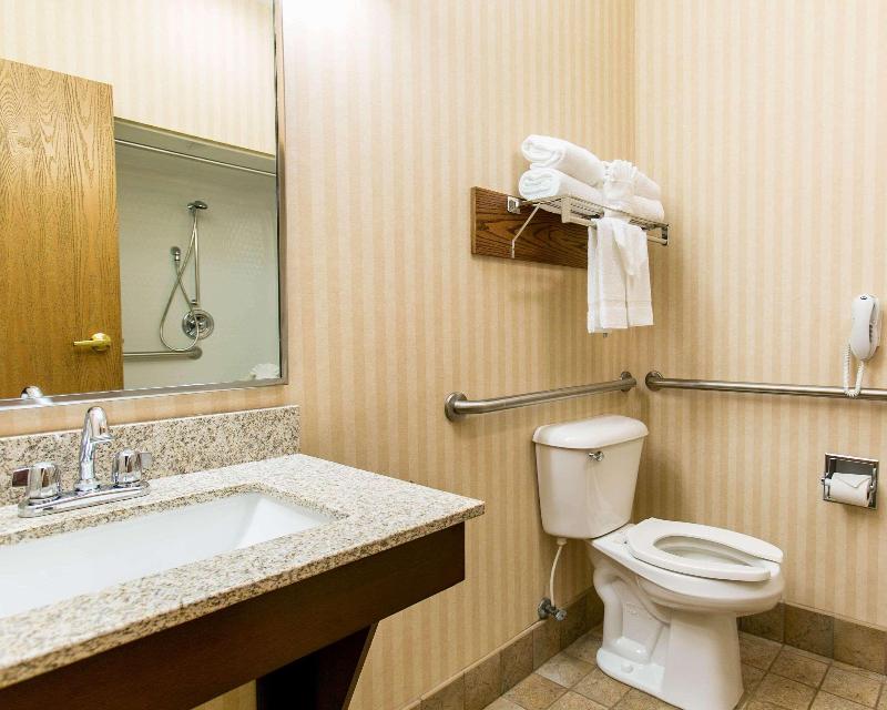 Comfort Inn Warrensburg Station image