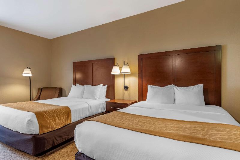 Comfort Inn Warrensburg Station image