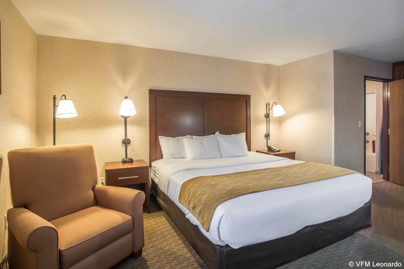 Comfort Inn Warrensburg Station image
