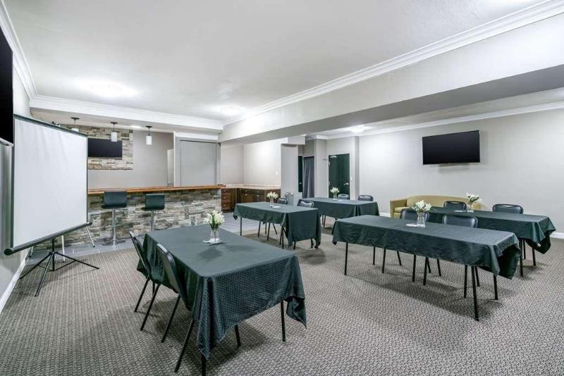 Quality Inn & Suites Jefferson City image