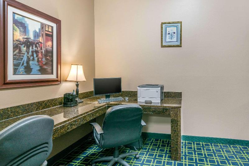 Quality Inn & Suites Jefferson City image