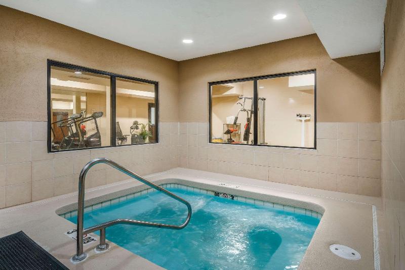 Quality Inn & Suites Jefferson City image