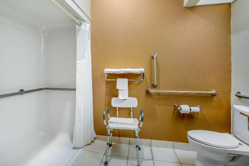 Quality Inn & Suites Jefferson City image