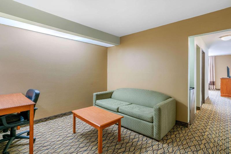 Quality Inn & Suites Jefferson City image