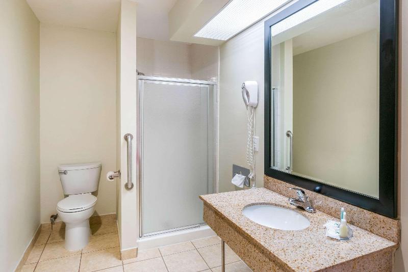 Quality Inn & Suites Jefferson City image