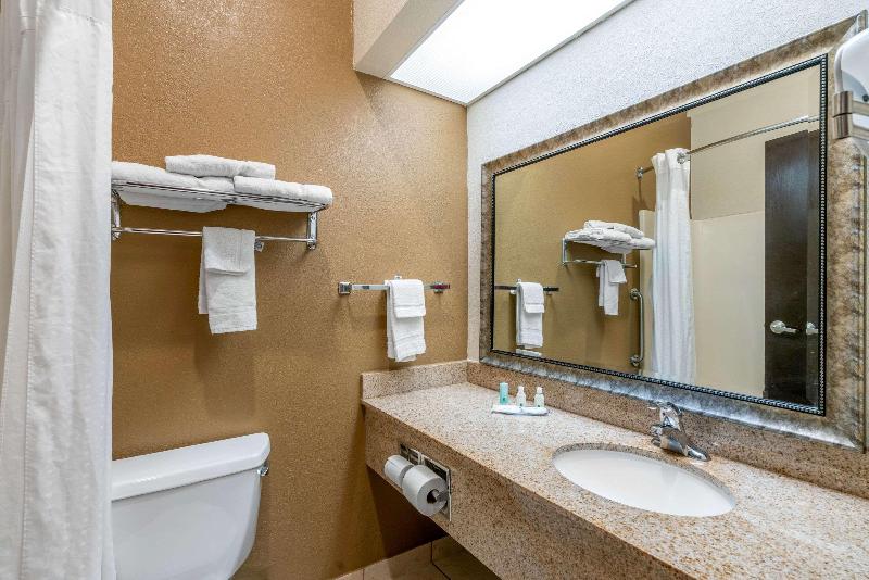 Quality Inn & Suites Jefferson City image