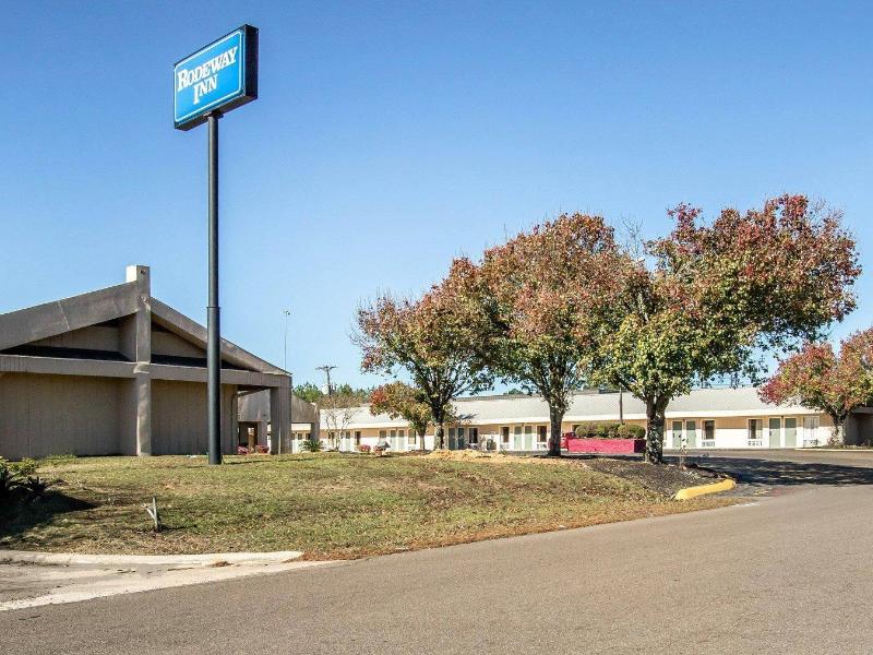 Rodeway Inn & Suites image