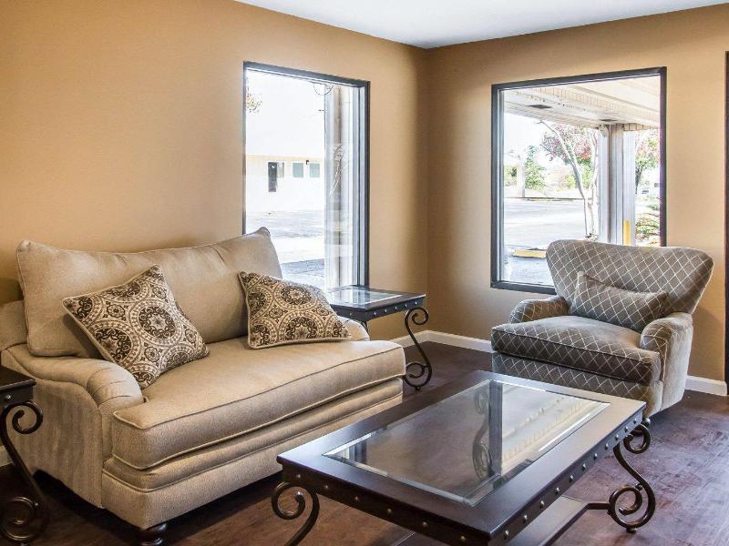 Rodeway Inn & Suites image