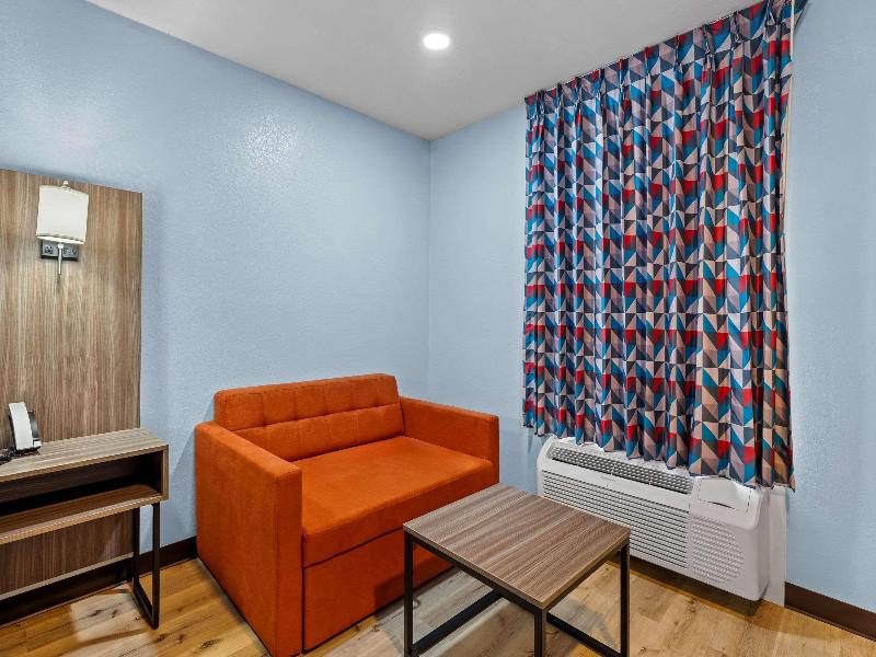 Rodeway Inn & Suites image
