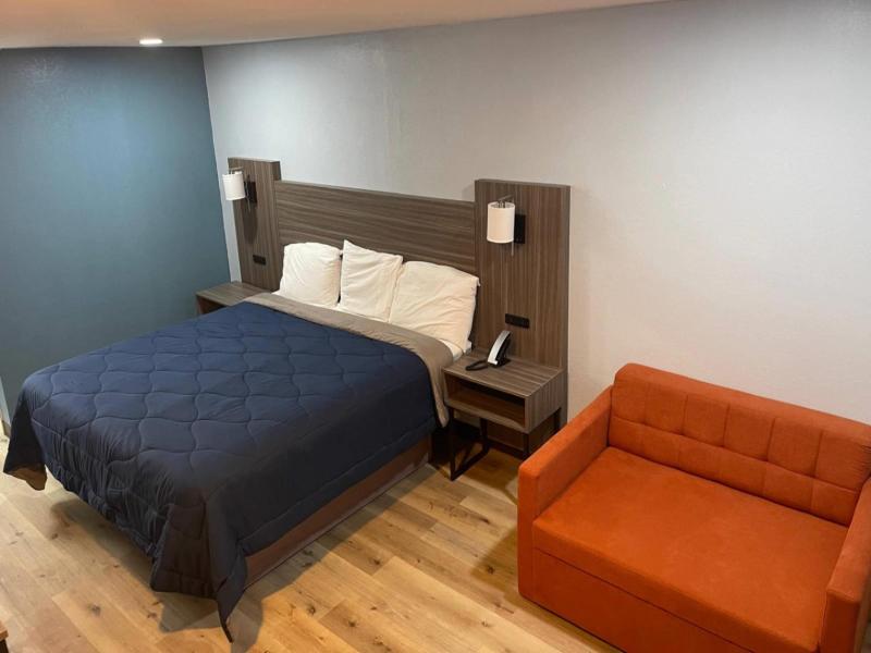 Rodeway Inn & Suites image