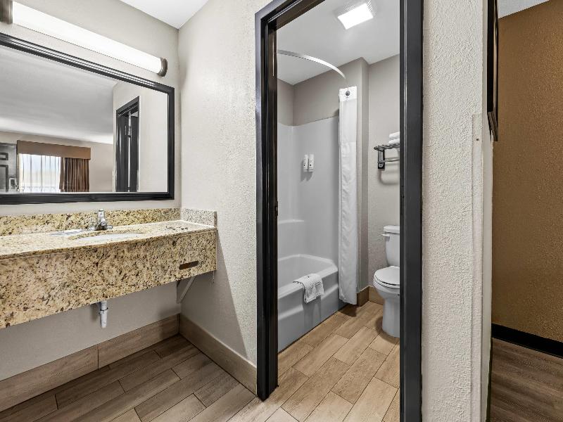 Quality Inn Richland image