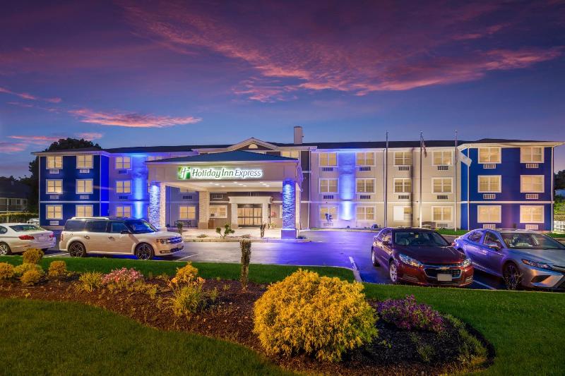 Holiday inn Express Plymouth image