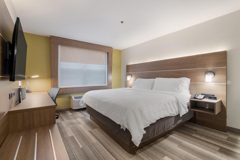 Holiday inn Express Plymouth image